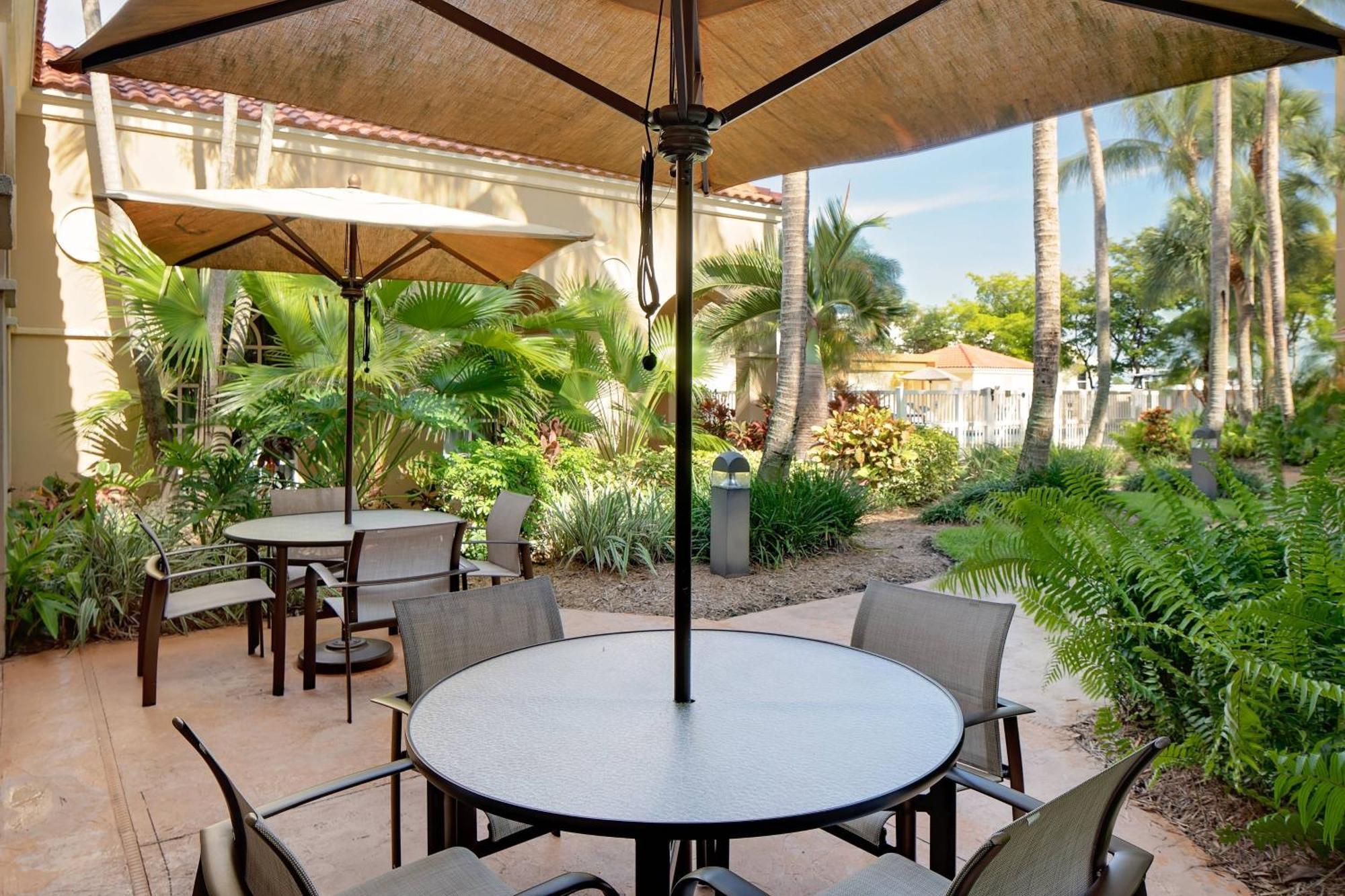 Hotel Courtyard By Marriott Fort Lauderdale North/Cypress Creek Extérieur photo